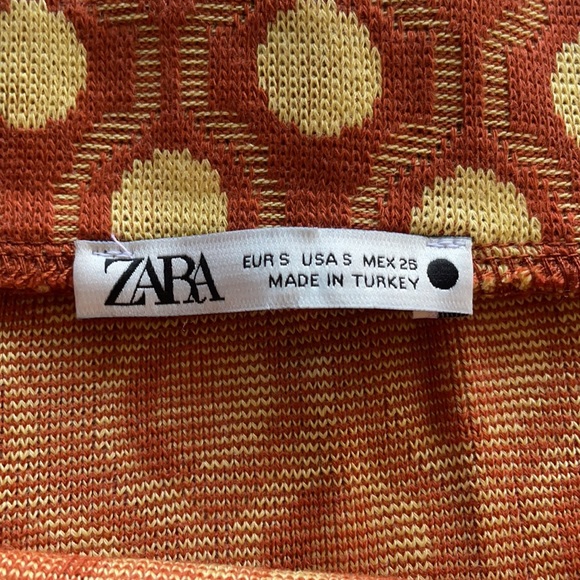 Zara Mini Skirt Size Small orange with yellow polka dots - Picture 2 of 3